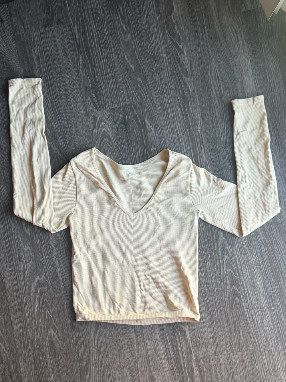 A.P.C. Cream V-Neck Long Sleeve Crop Top
